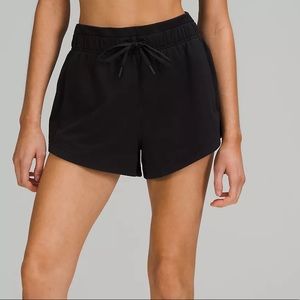 Black Lululemon shorts! with pockets!